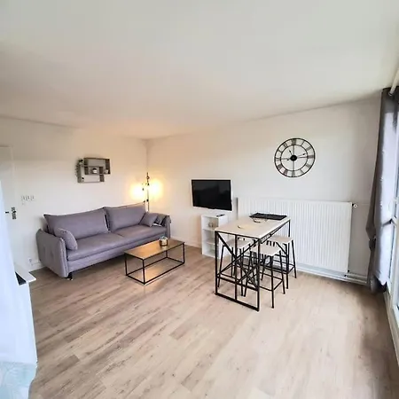 Διαμέρισμα Cosy, Balcon Et Parking Prive *