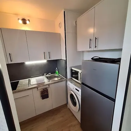 Διαμέρισμα Cosy, Balcon Et Parking Prive *